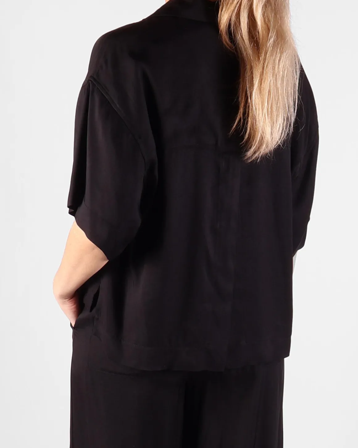 nude_blouses_3-2.webp Nude Blouses