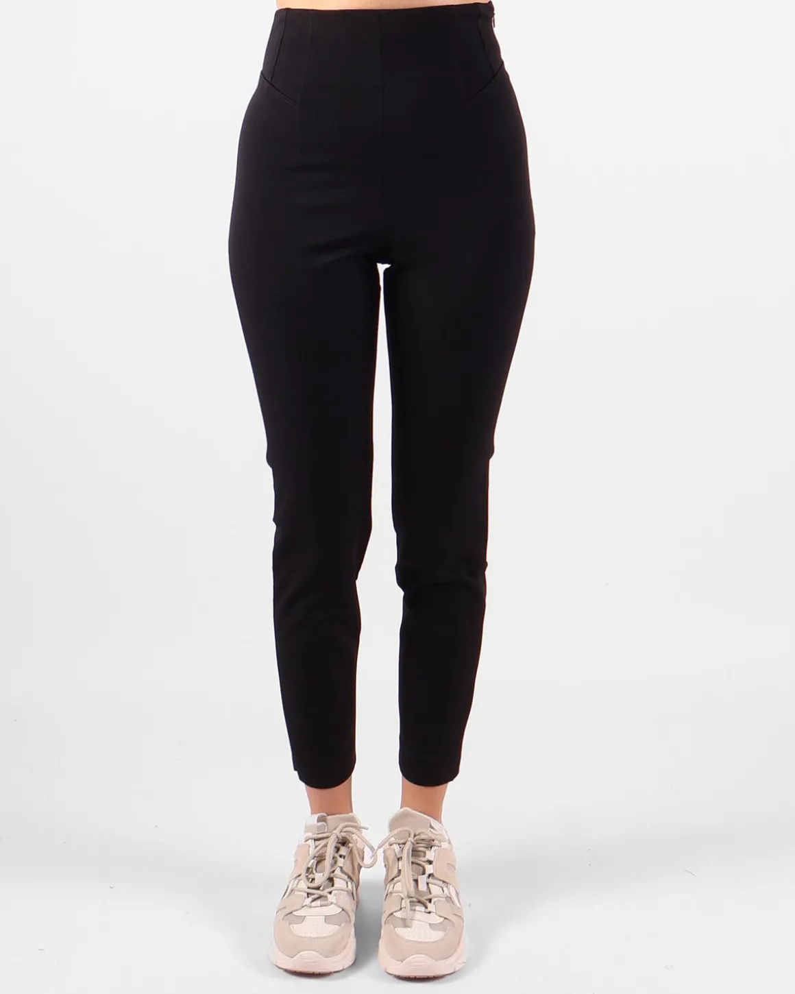 THE ANDAMANE Pantalons